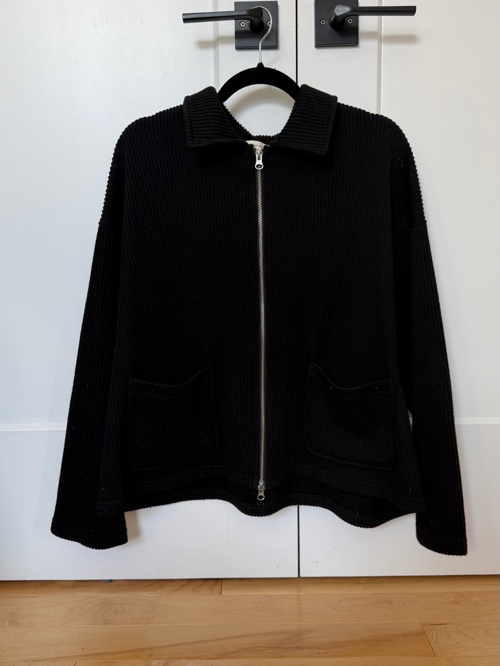 Estudio Niksen Black double-zip pocket sweater